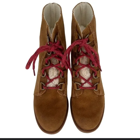 Sorel Phoenix short brown suede shearling lug sole hiking boots NWOT Sz 7.5