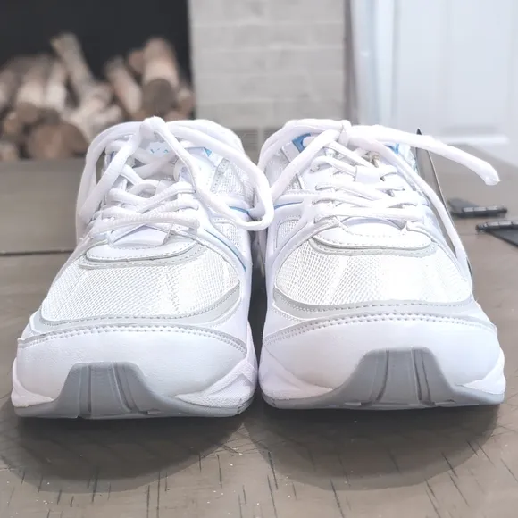 Spira Women's Valencia White Walking Shoes Size 8.5 NWT