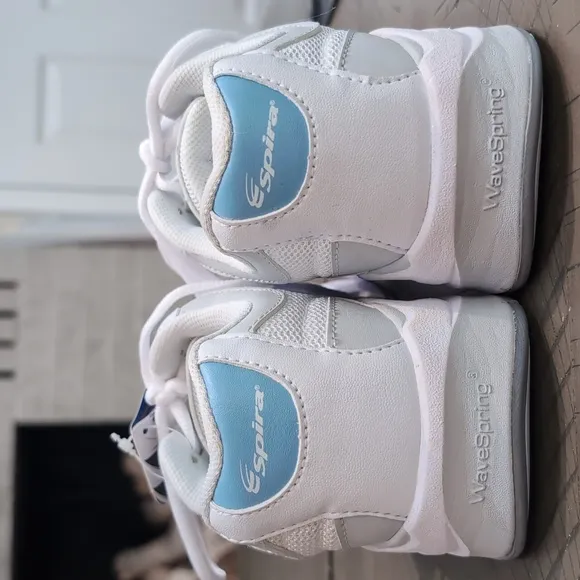 Spira Women's Valencia White Walking Shoes Size 8.5 NWT