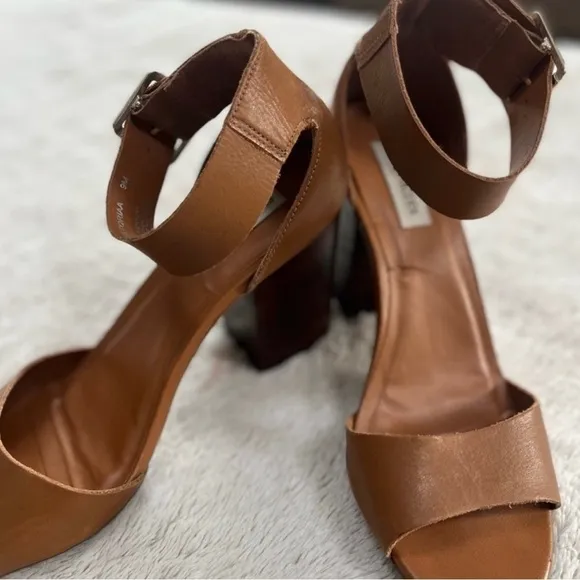 Steve Madden Brown Leather Sandals