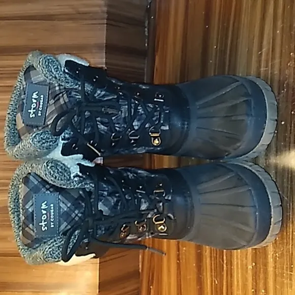 Storm by Cougar 6 snow winter lace up boots 👢