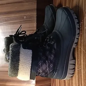 Storm by Cougar 6 snow winter lace up boots 👢