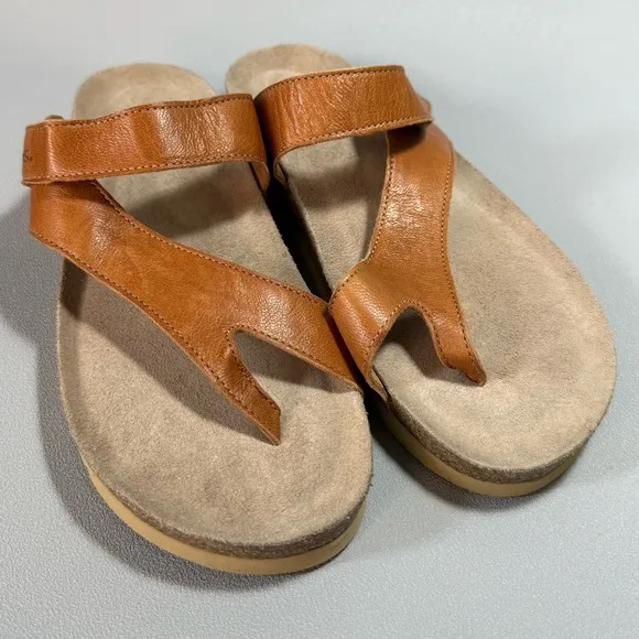 Taos Lola Tan Leather Flat Thong Cork Footbed Sandals