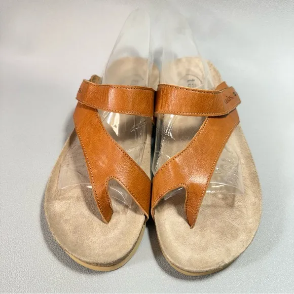 Taos Lola Tan Leather Flat Thong Cork Footbed Sandals