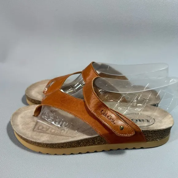 Taos Lola Tan Leather Flat Thong Cork Footbed Sandals