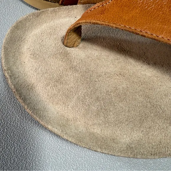 Taos Lola Tan Leather Flat Thong Cork Footbed Sandals