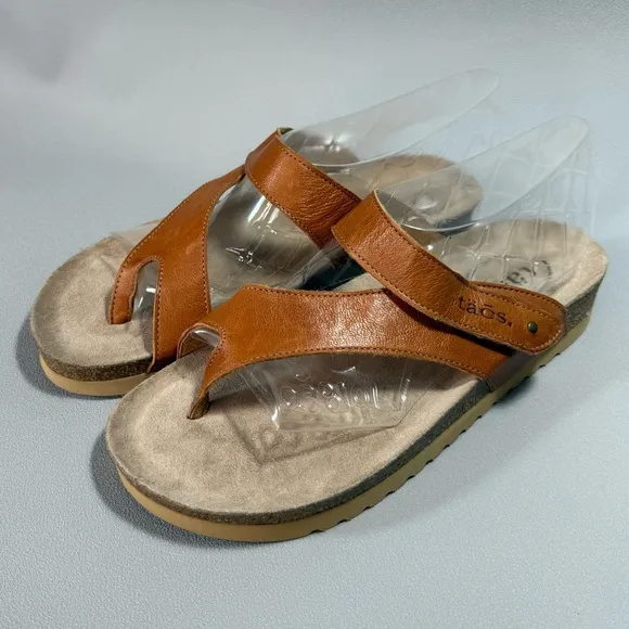 Taos Lola Tan Leather Flat Thong Cork Footbed Sandals