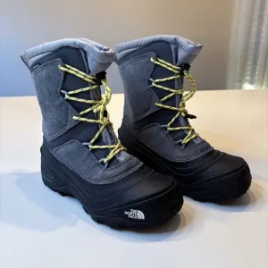 The North Face Alpenglow V Waterproof Gray‎ Black Winter Snow Boots US Size 5