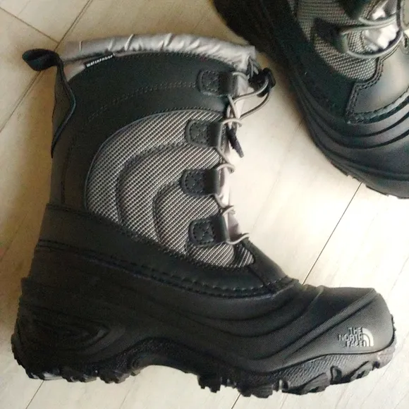 The North Face NEW Alpenglow IV Snow Boots Griffin Gray