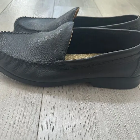 The Walking Company men's black leather loafers‎ size 45 business casual shoe