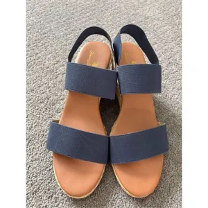 Tommy Bahama Sandals