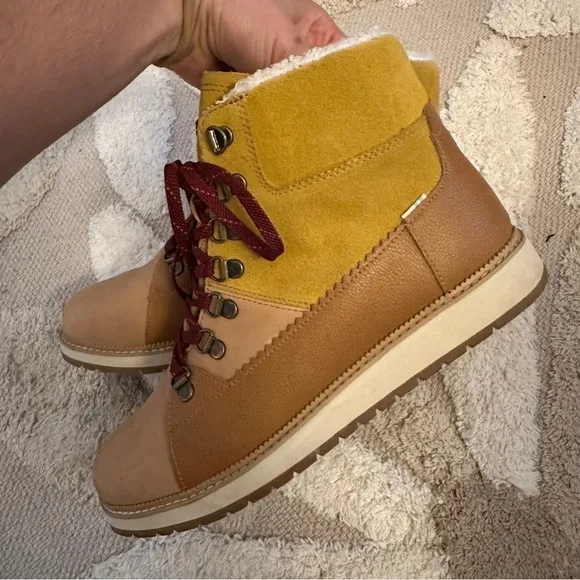 Toms Brown Yellow Suede Hiking Boots sz 9