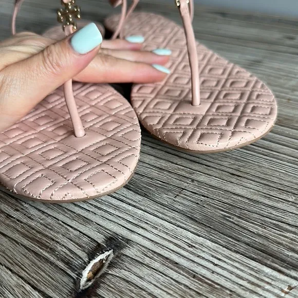 Tory Burch Marion Quilted Sandals size 8 great condition like new