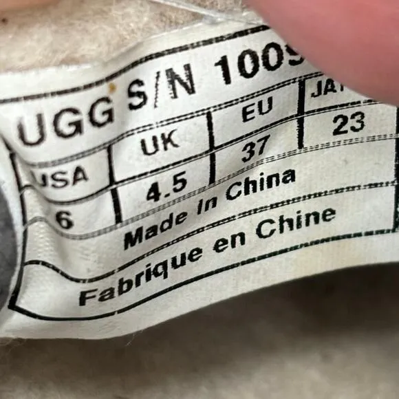 UGG Australia Bonham Chelsea Ankle Boots Suede Leather Waterproof Taupe Size 6