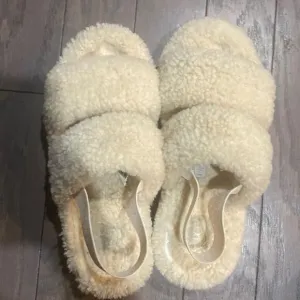 UGG Fluff Yeah Slide Sandal  women's Sz 9