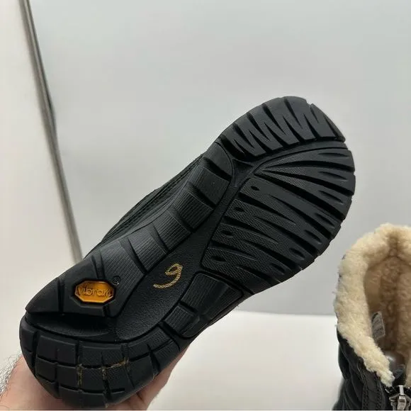 UGG Snowpeak Womens 5 Tall Winter Snow Boots Shoe Sherpa Lined Quilted Imsulated