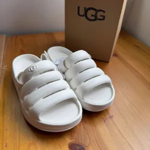 Ugg sport yeah white sandals size 3 nwt