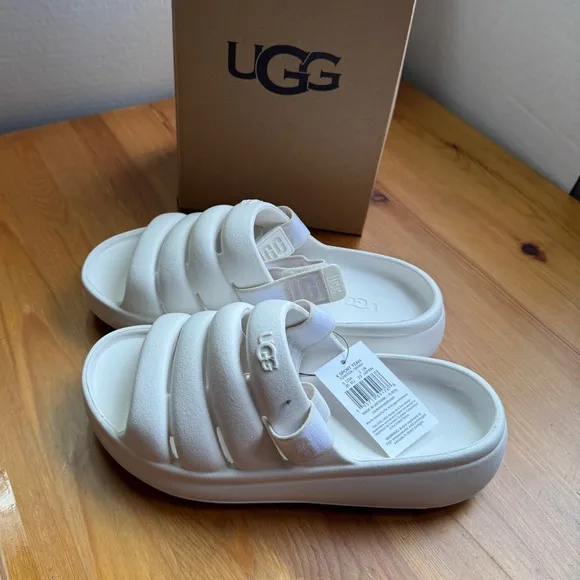Ugg sport yeah white sandals size 3 nwt