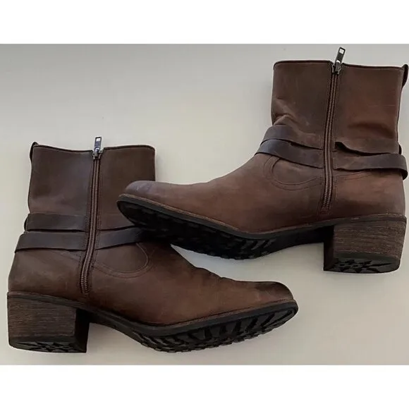 UGG Women’s Lorraine Boots Size 12 Brown Leather Zip belt Harness 1010204