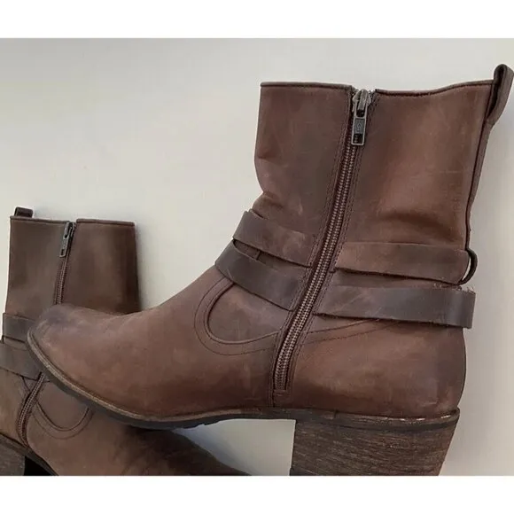 UGG Women’s Lorraine Boots Size 12 Brown Leather Zip belt Harness 1010204
