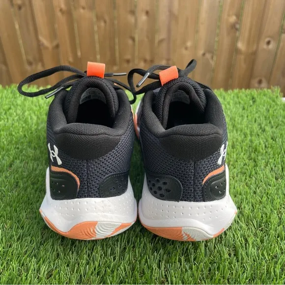 Under Armour Jet 23 (GS) size 7Y/8.5w Black Bubble Peach 3026634-003