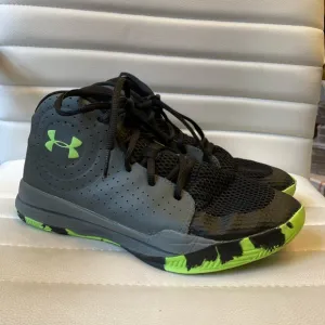 Under Armour Unisex Jet Basketball Shoes Youth 7 UA EUC