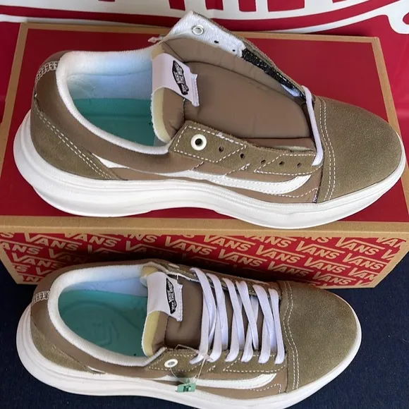 Vans Men’s Old Skool OverWalnutVN0A7Q5E1NUplatforms - sneakers