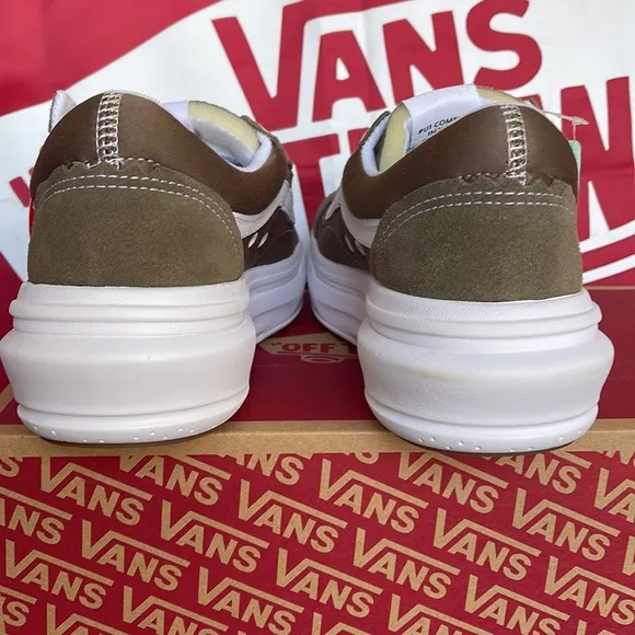 Vans Men’s Old Skool OverWalnutVN0A7Q5E1NUplatforms - sneakers