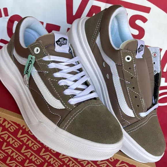 Vans Men’s Old Skool OverWalnutVN0A7Q5E1NUplatforms - sneakers