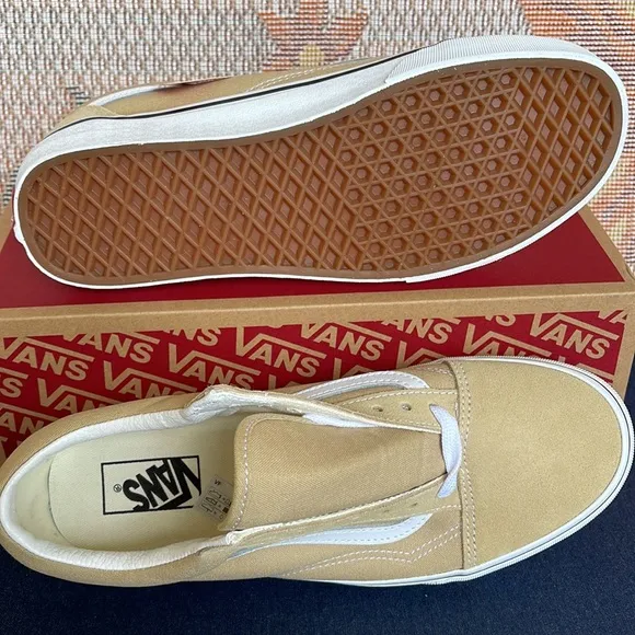 Vans Men’s Old SkoolTaos TaupeVN0A3WKTYUUSneakers G
