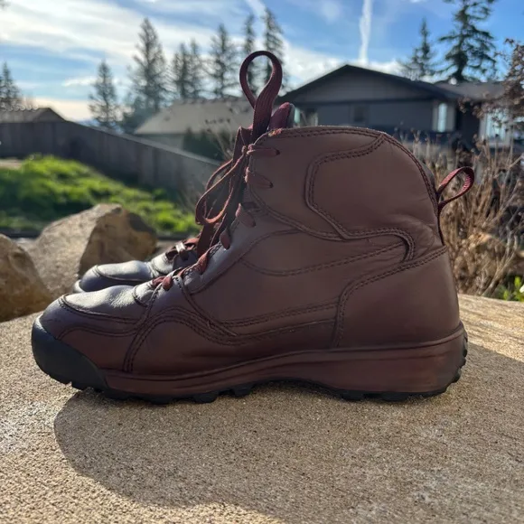 Vasque Men's Gore-Tex Hiking Leather Waterproof Boots Size 10 1/2 Red Brown