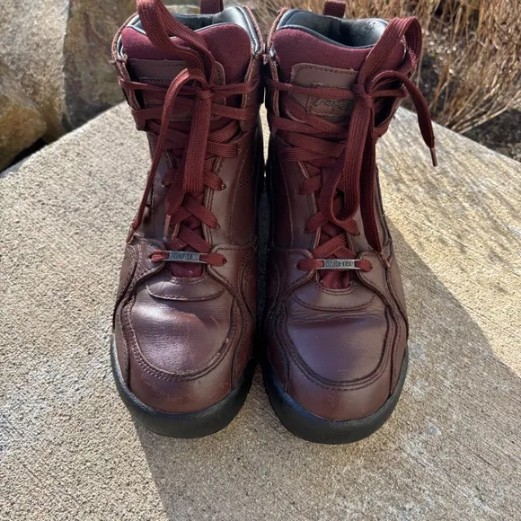 Vasque Men's Gore-Tex Hiking Leather Waterproof Boots Size 10 1/2 Red Brown