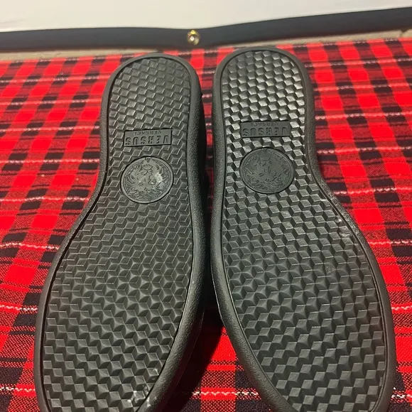 Versace versus men’s sneakers