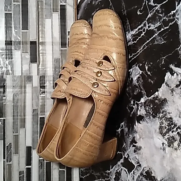 Vintage 1970s ladies hello dress shoes 9