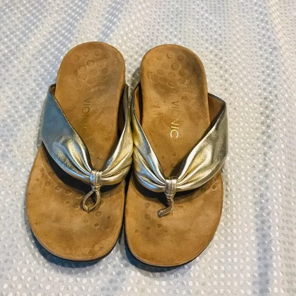 Vionic Britney gold sandals