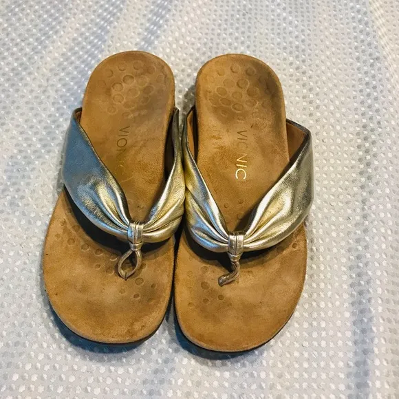 Vionic Britney gold sandals