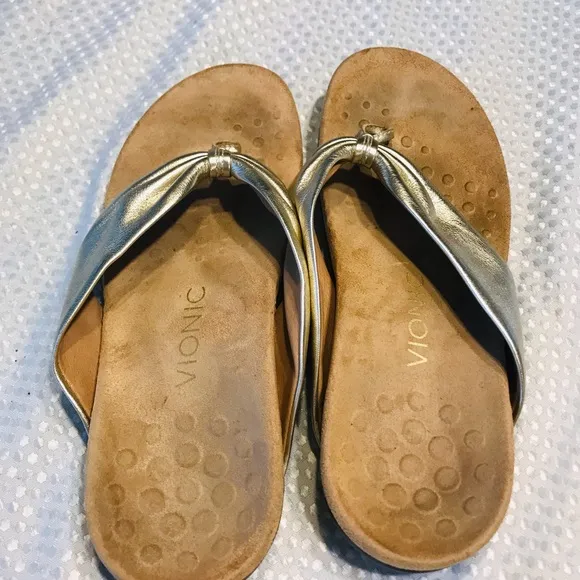 Vionic Britney gold sandals