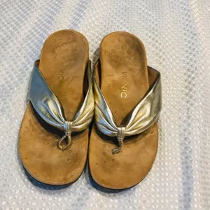 Vionic Britney gold sandals