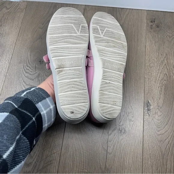 Vionic Cala Mary Jane Flats Pink Faux Upper Size 9 Women’s Hook and Loop Closure