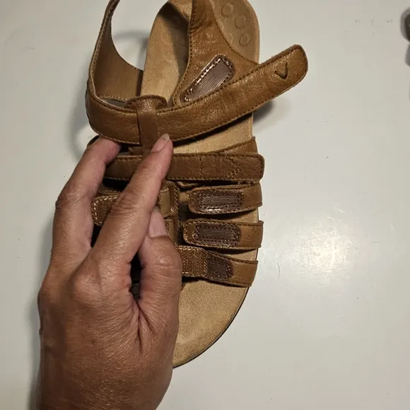 Vionic Size 6 Gladiator Flat Comfort Sandal Harissa Brown /Tan Adjustable Strap