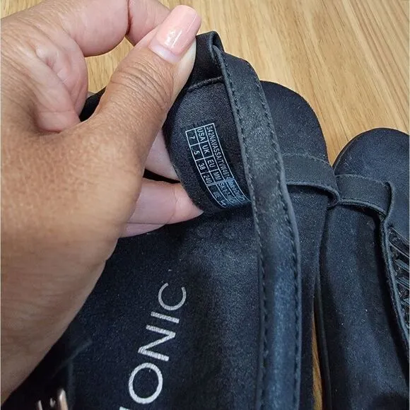 Vionic Navassa Black Sandals 7