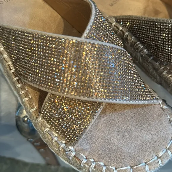 White Mountain sandals