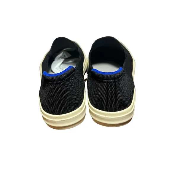 Women’s black slip on Rothy’s size 10 sneakers