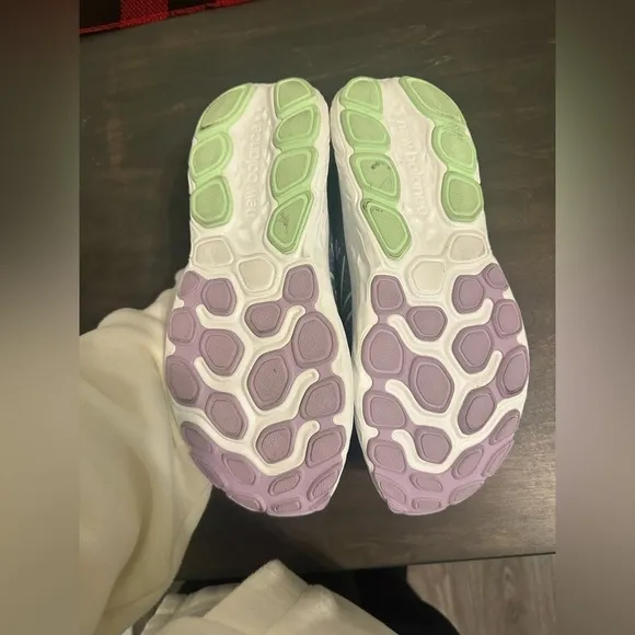 WOMEN'S NEW BALANCE EVOZ V3 RUNNING SHOES