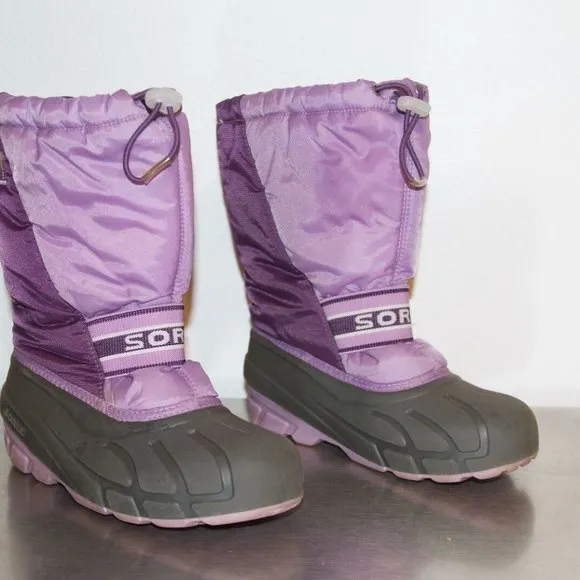 Womens size 6 Sorel snow boots purple two tone