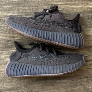 Yeezy 350 adidas dark gray 10c sneakers shoes