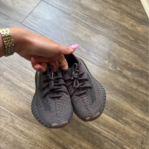 Yeezy 350 adidas dark gray 10c sneakers shoes