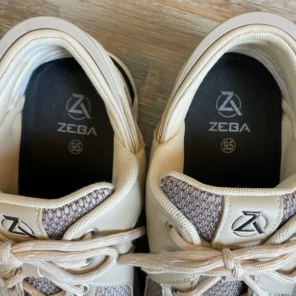 Zeba Hands-free Sneakers in Beige, Size 9.5