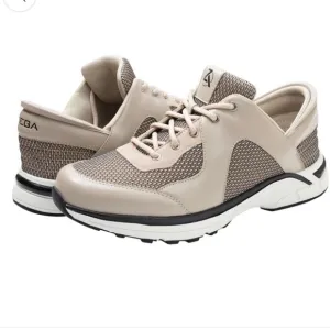 Zeba Hands-free Sneakers in Beige, Size 9.5