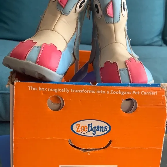 Zoologan Boots.